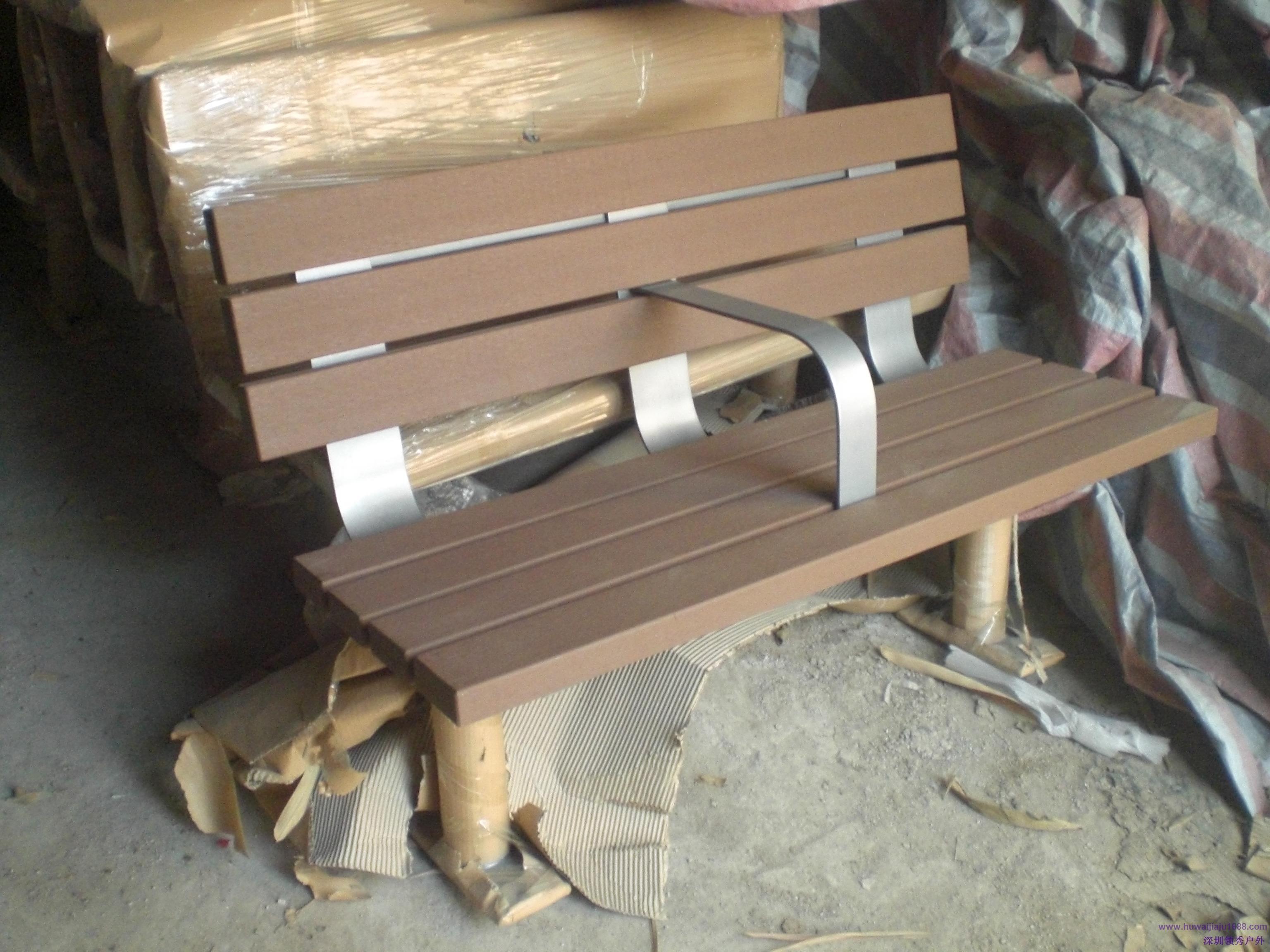 常规铸铝塑木户外休闲椅.jpg